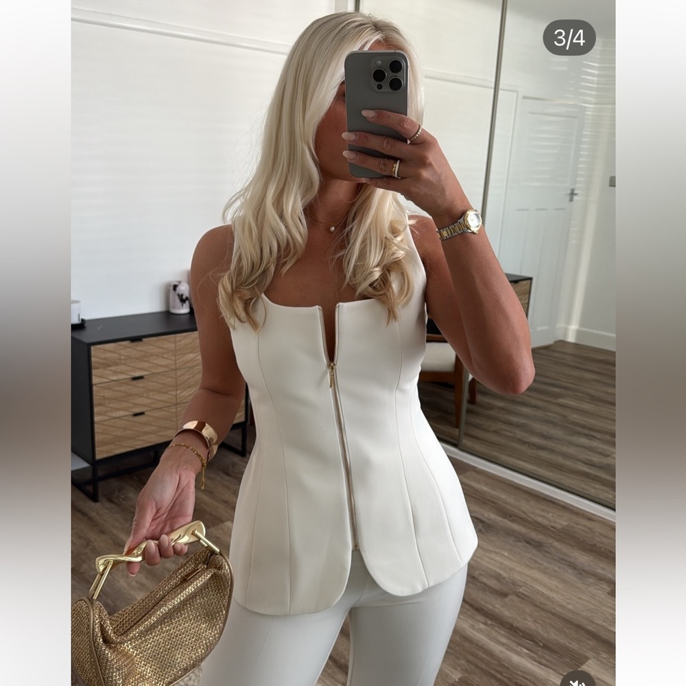 Spring /summer 🌺 NWT ZARA ZIPPER BUSTIER TOP  L
🚨 My prices are firm no discount - Picture 4 of 16